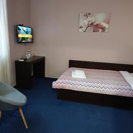 Gosudar Hotel Kropyvnytskyi Exterior foto