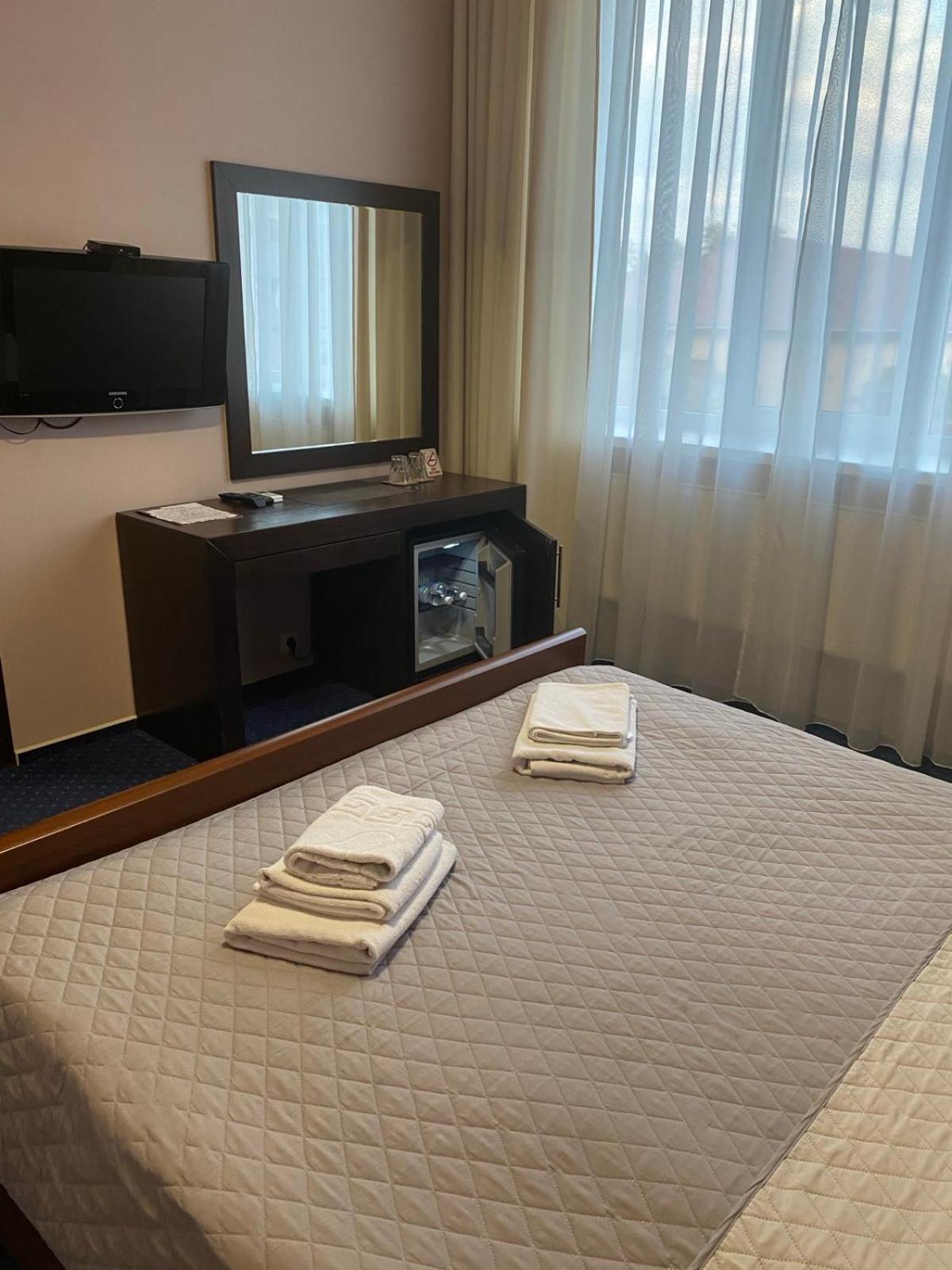 Gosudar Hotel Kropyvnytskyi Exterior foto