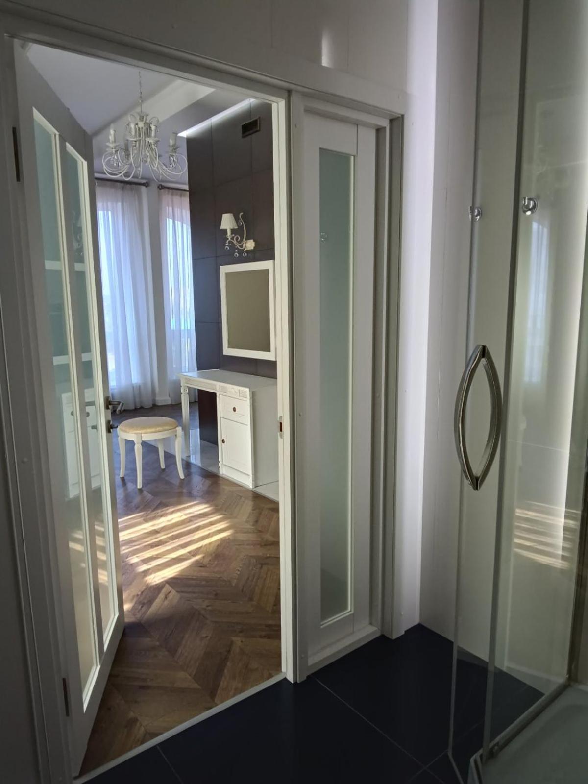 Gosudar Hotel Kropyvnytskyi Exterior foto